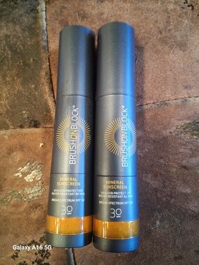 2-Brush on Block Mineral Sunscreen Stick SPF 30 - Black & Gold